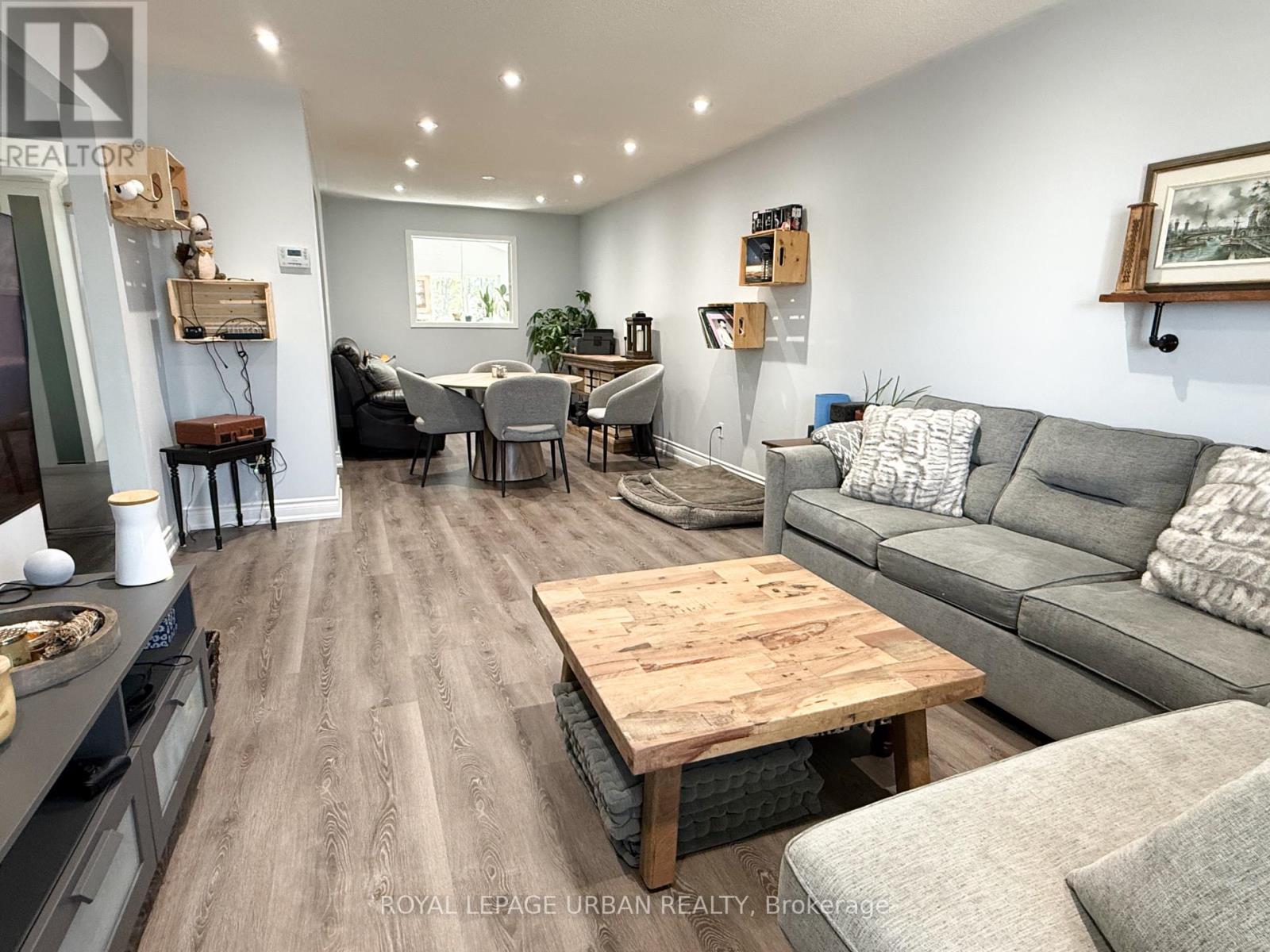 Main - 560 Bristol Road, Newmarket, Ontario  L3Y 6T1 - Photo 3 - N13234796