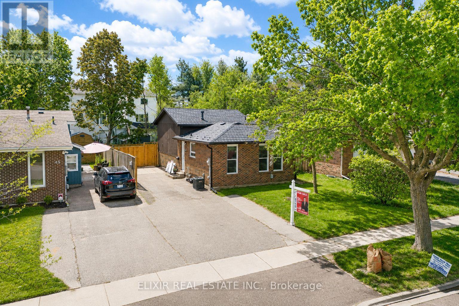 45 AUSTEN LANE, Barrie, Ontario