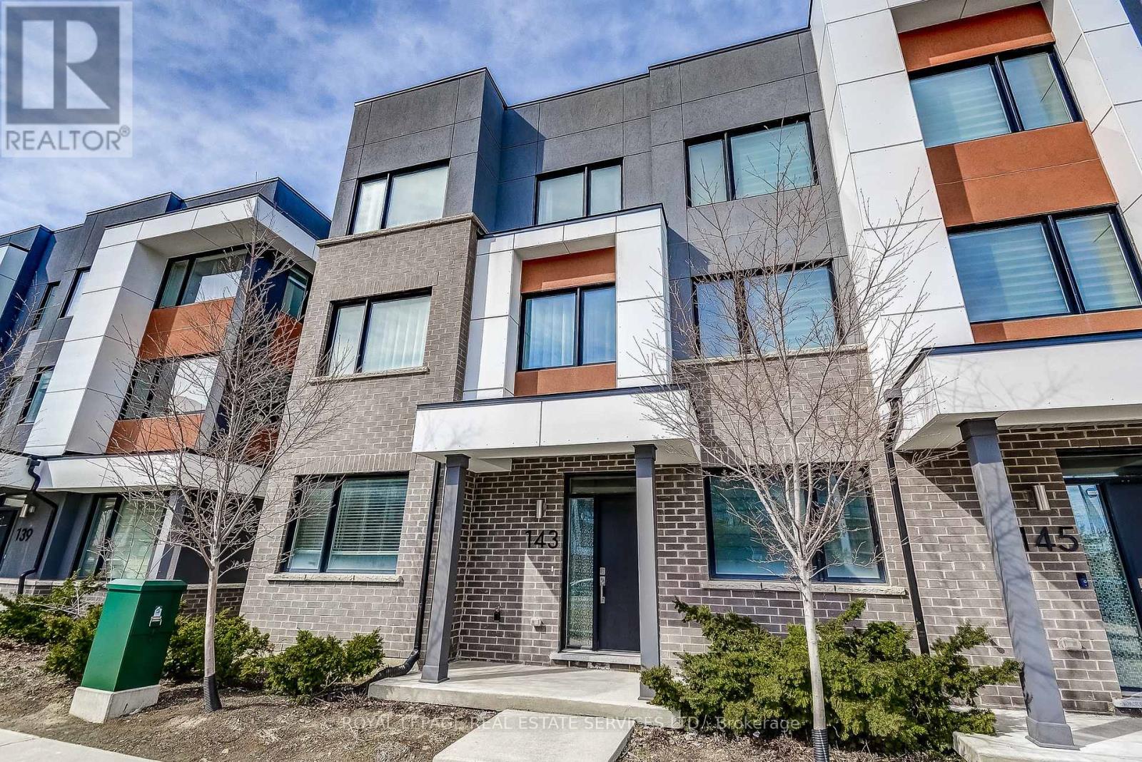 143 GROVEWOOD COMMON, Oakville, Ontario