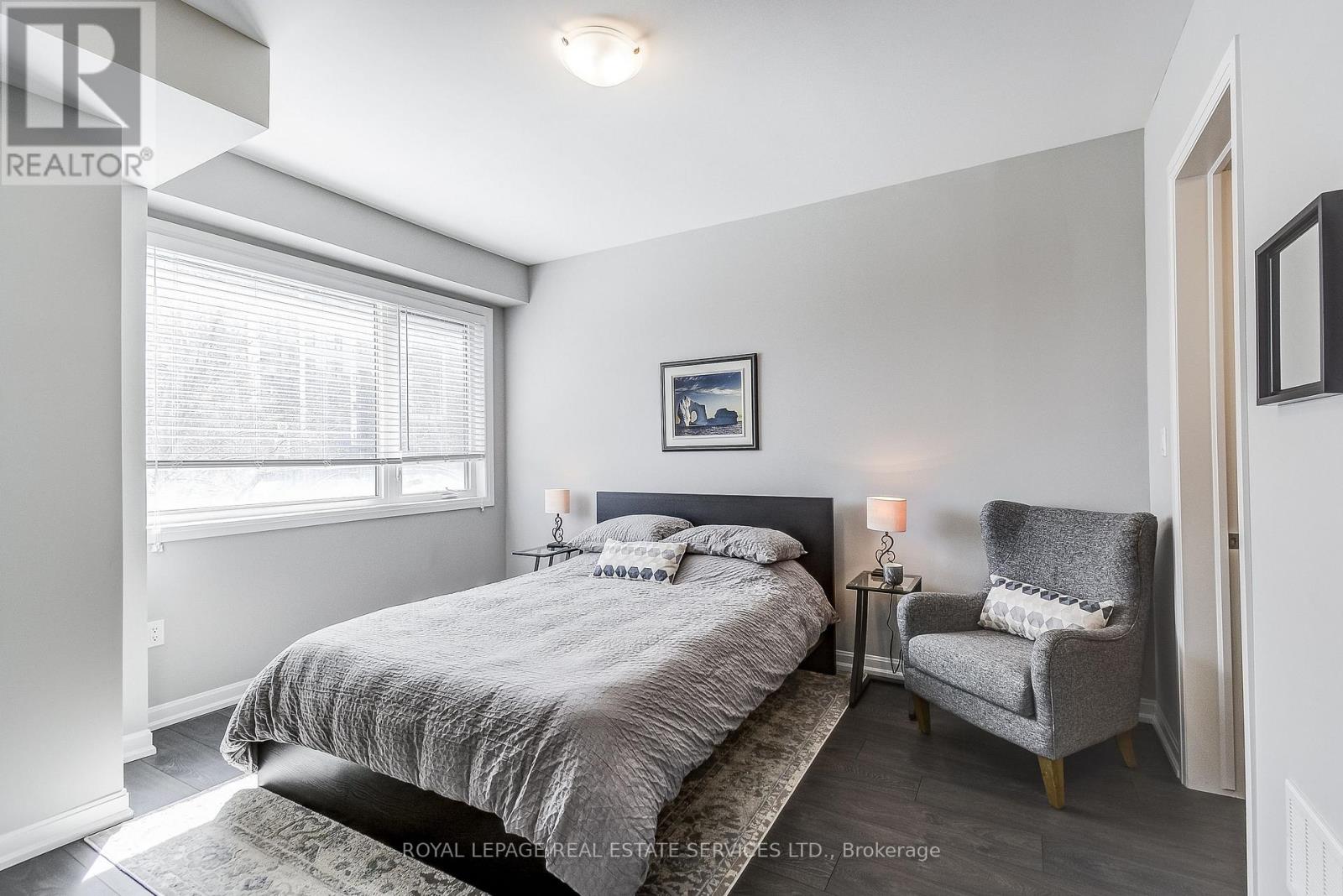 143 Grovewood Common, Oakville, Ontario  L6H 0X5 - Photo 5 - W13230116
