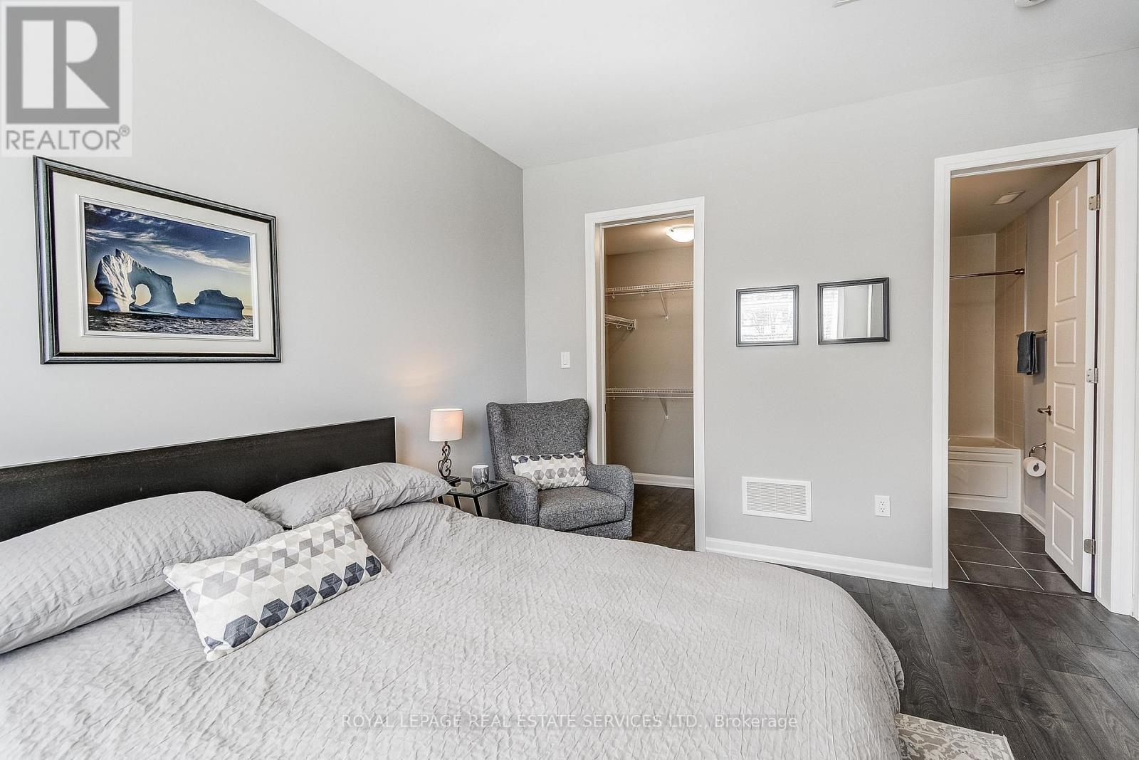 143 Grovewood Common, Oakville, Ontario  L6H 0X5 - Photo 6 - W13230116