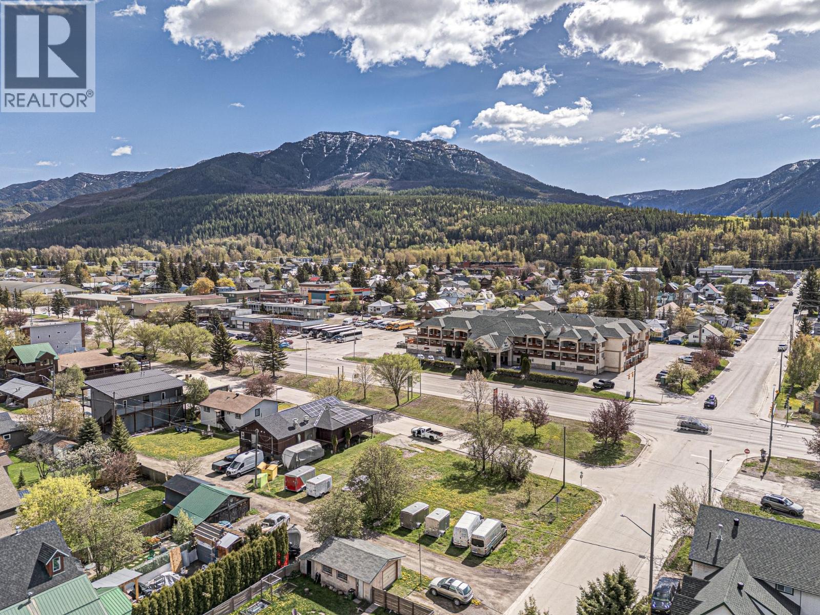 701 & 721 7th Avenue, Fernie, British Columbia  V0B 1M0 - Photo 16 - 10389858