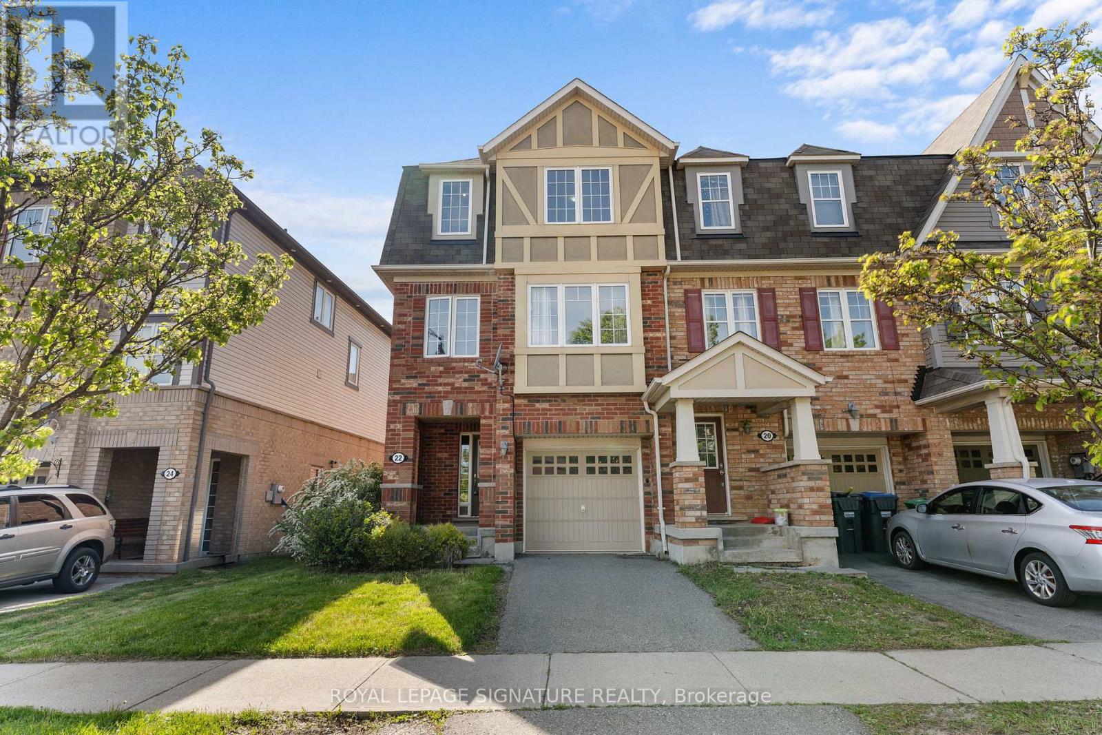 22 Donomore Drive, Brampton, Ontario  L7A 0S7 - Photo 2 - W13234742