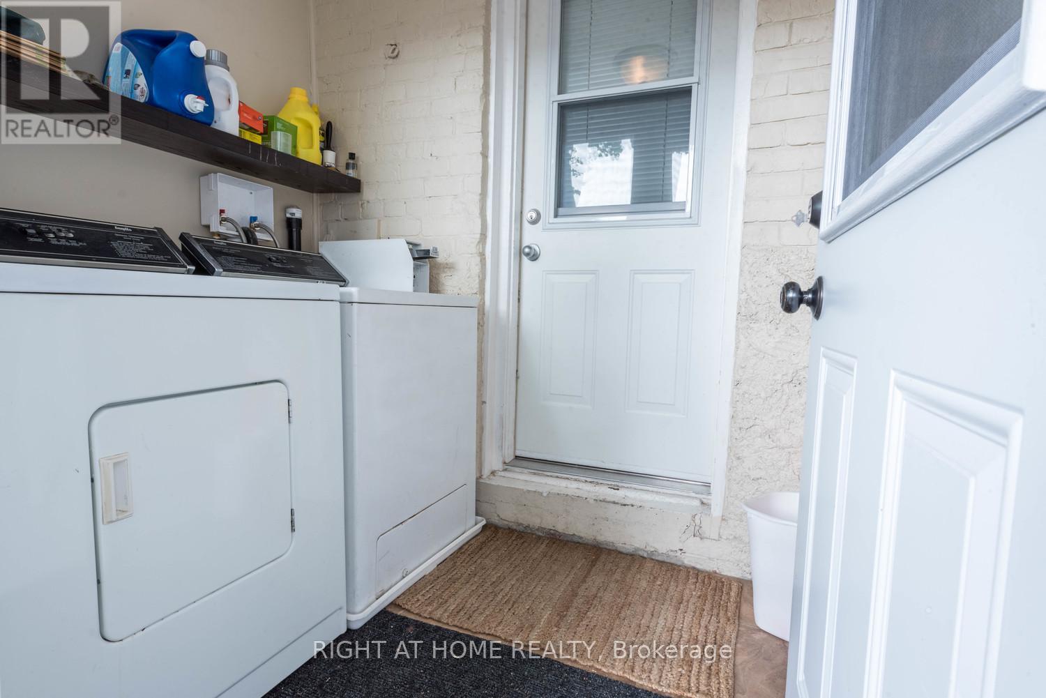 Unit 1 - 52 Mcmurray Avenue, Toronto, Ontario  M6P 2T1 - Photo 12 - W13234752
