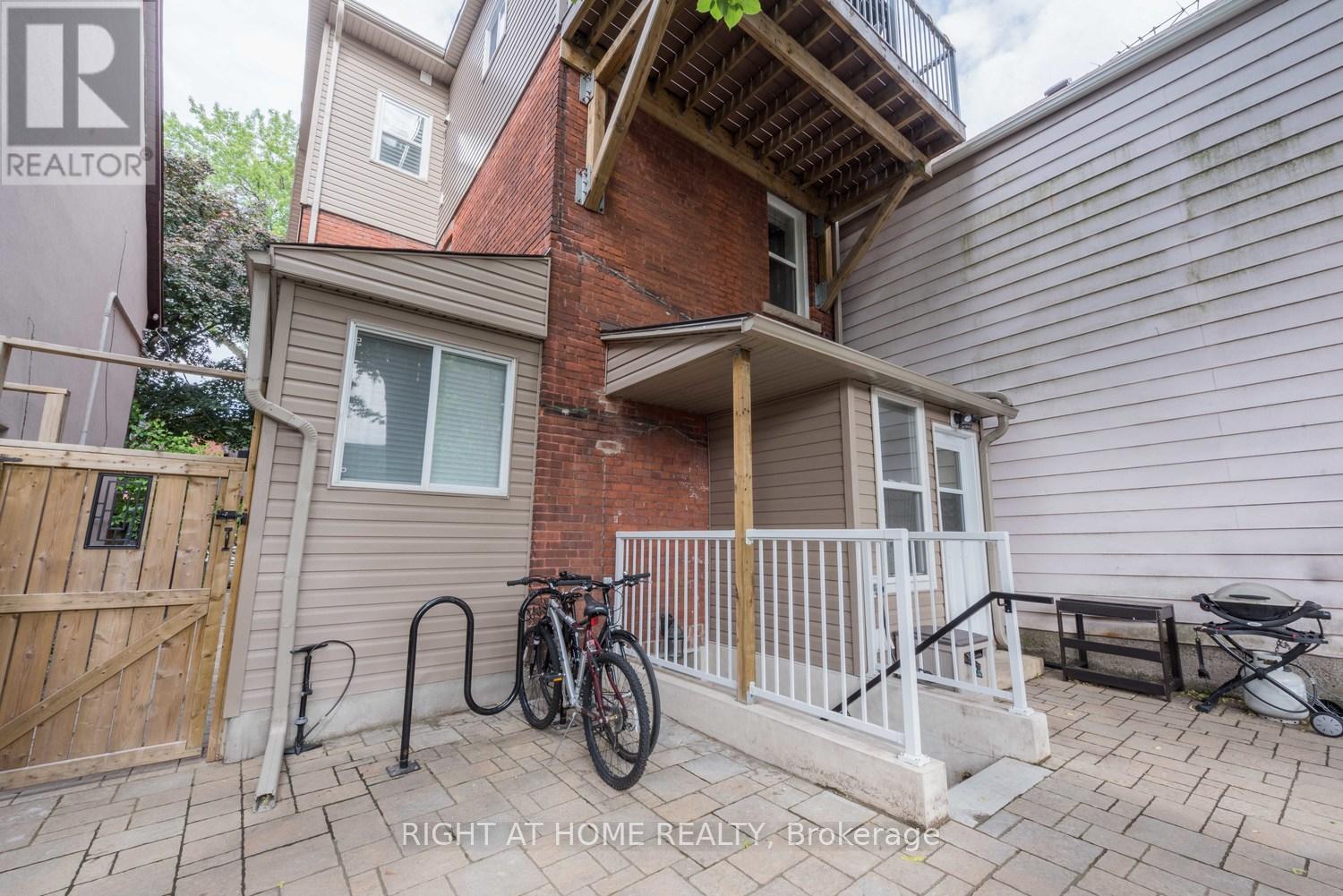 Unit 1 - 52 Mcmurray Avenue, Toronto, Ontario  M6P 2T1 - Photo 15 - W13234752