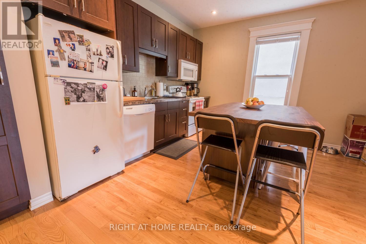 Unit 1 - 52 Mcmurray Avenue, Toronto, Ontario  M6P 2T1 - Photo 3 - W13234752