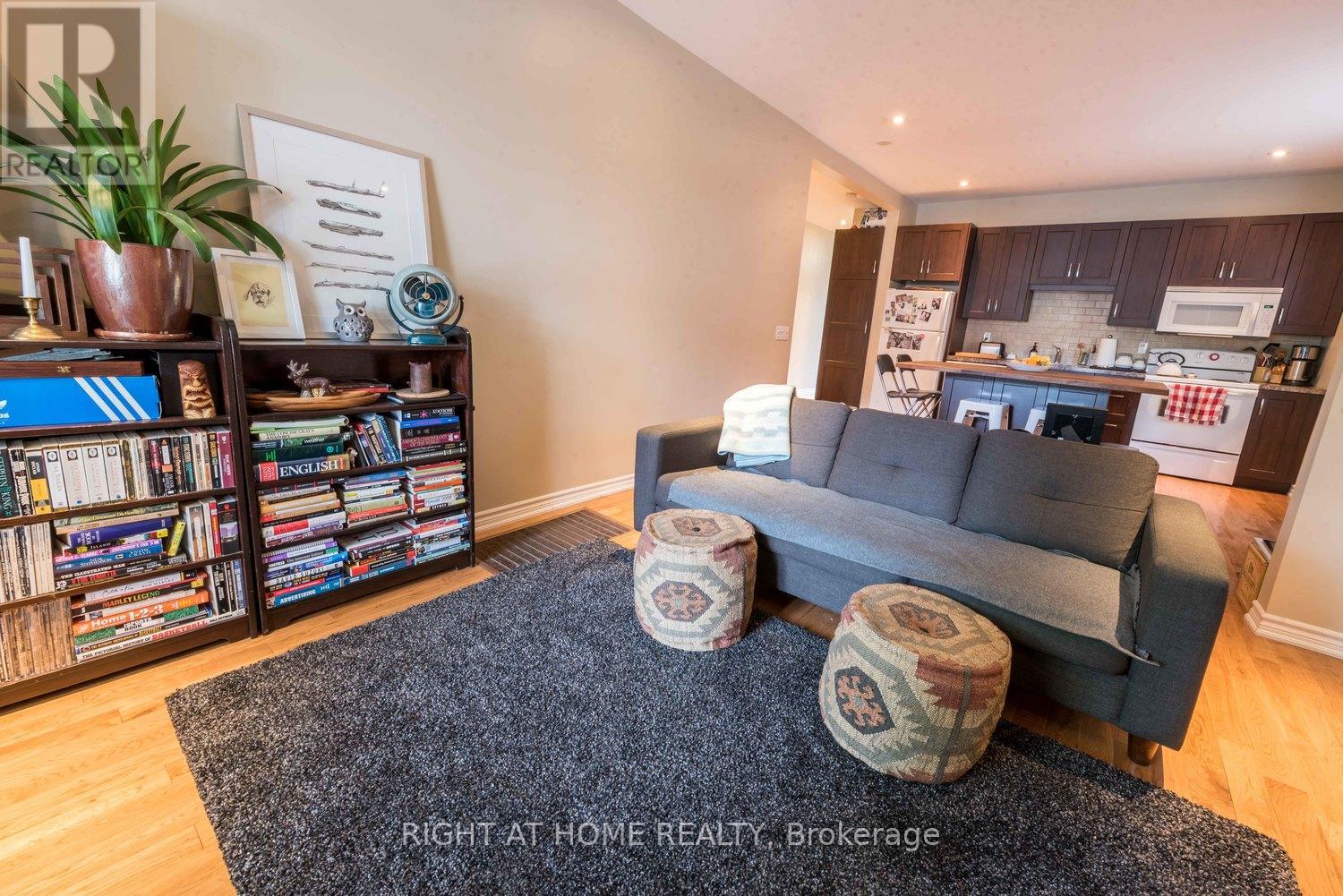 Unit 1 - 52 Mcmurray Avenue, Toronto, Ontario  M6P 2T1 - Photo 6 - W13234752