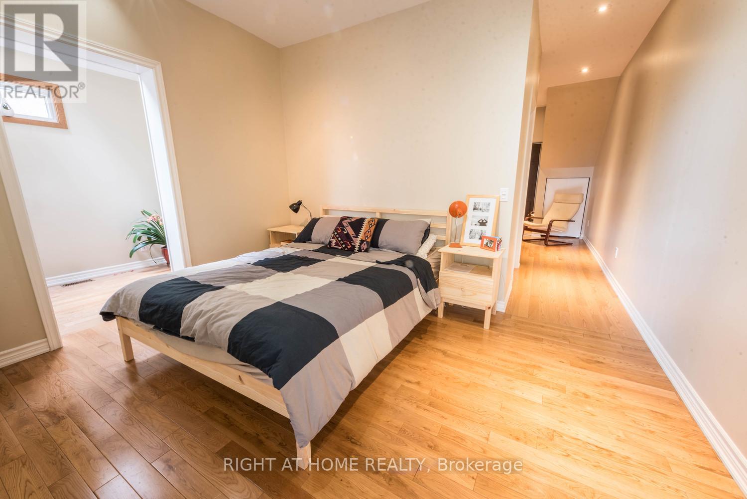 Unit 1 - 52 Mcmurray Avenue, Toronto, Ontario  M6P 2T1 - Photo 8 - W13234752