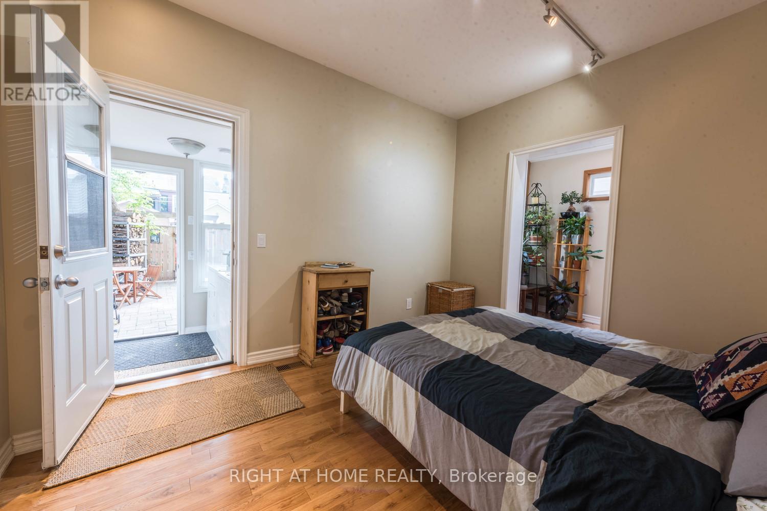 Unit 1 - 52 Mcmurray Avenue, Toronto, Ontario  M6P 2T1 - Photo 9 - W13234752