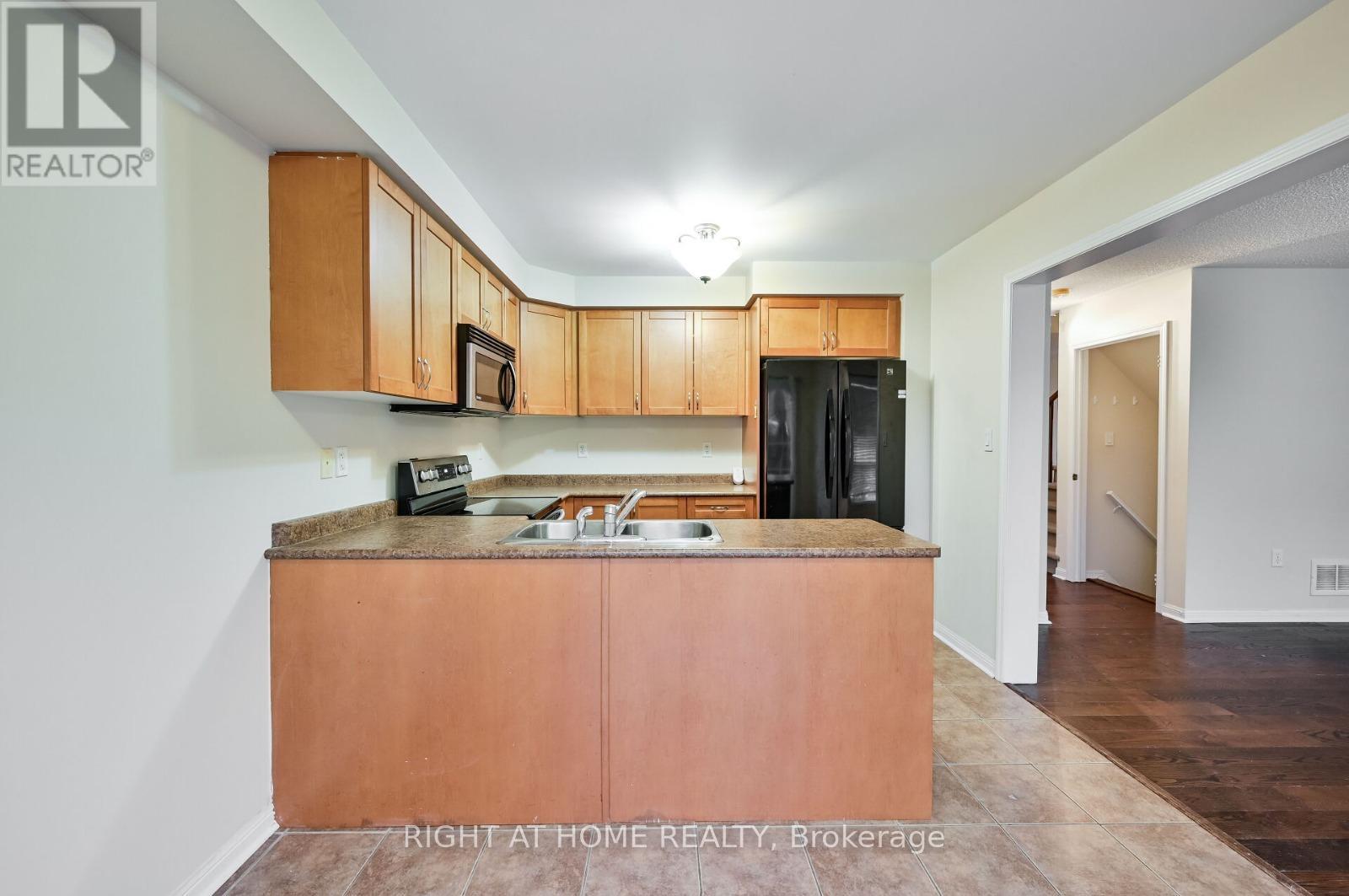 842 Luxton Drive, Milton, Ontario  L9T 6Y3 - Photo 12 - W13234780