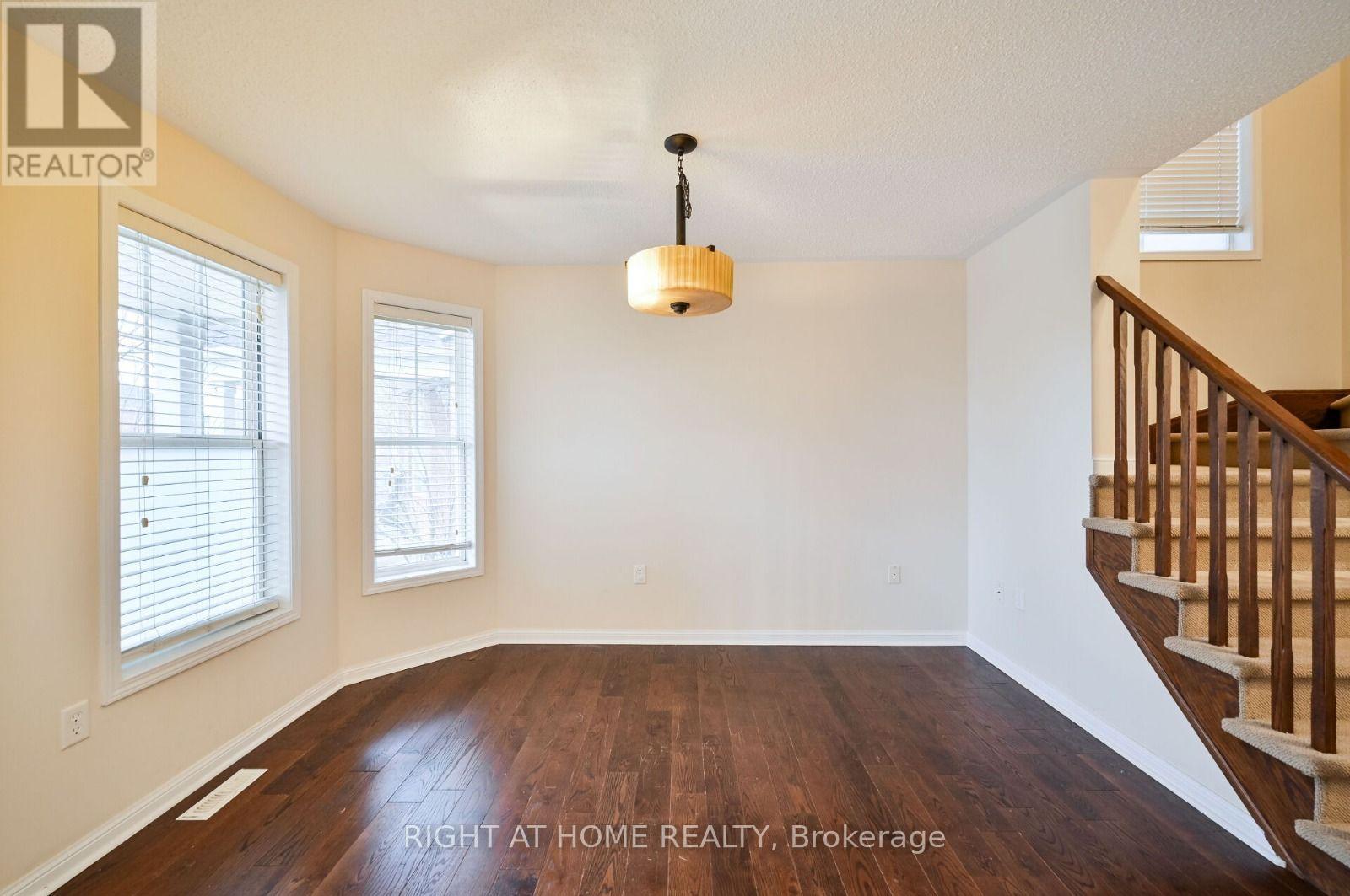 842 Luxton Drive, Milton, Ontario  L9T 6Y3 - Photo 3 - W13234780