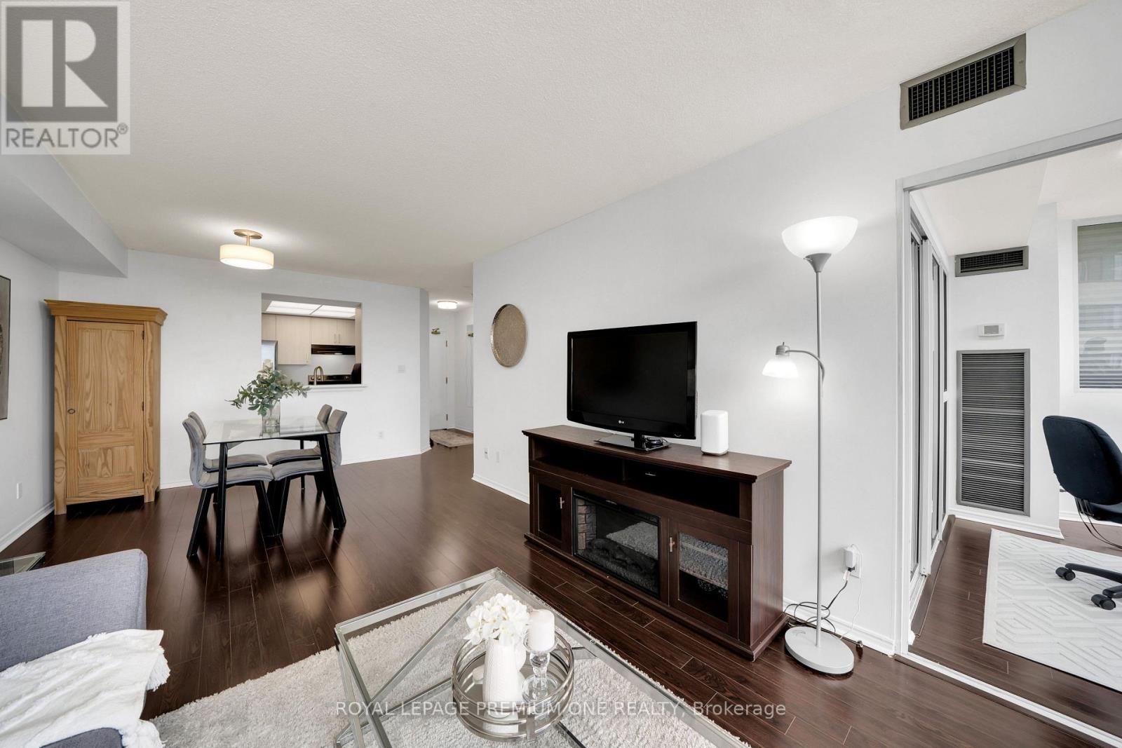 310 - 1001 Cedarglen Gate, Mississauga, Ontario  L5C 4R2 - Photo 6 - W13234874