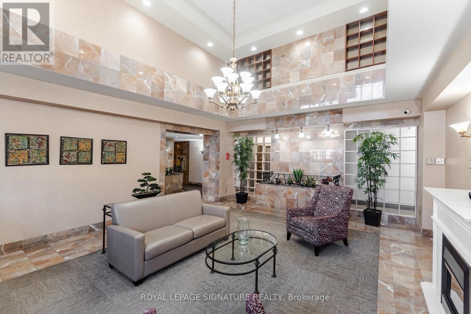 109 - 5 Lisa Street, Brampton, Ontario  L6T 4T4 - Photo 3 - W13234920