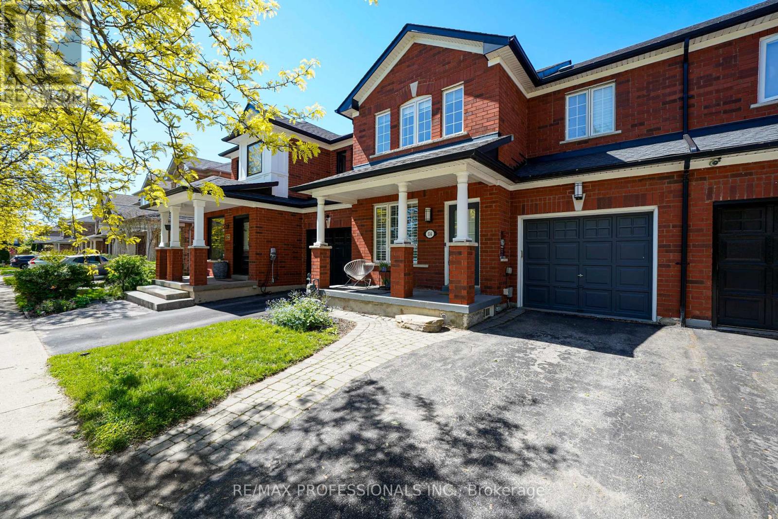 514 Thelma Street, Burlington, Ontario  L7L 6W8 - Photo 2 - W13234930
