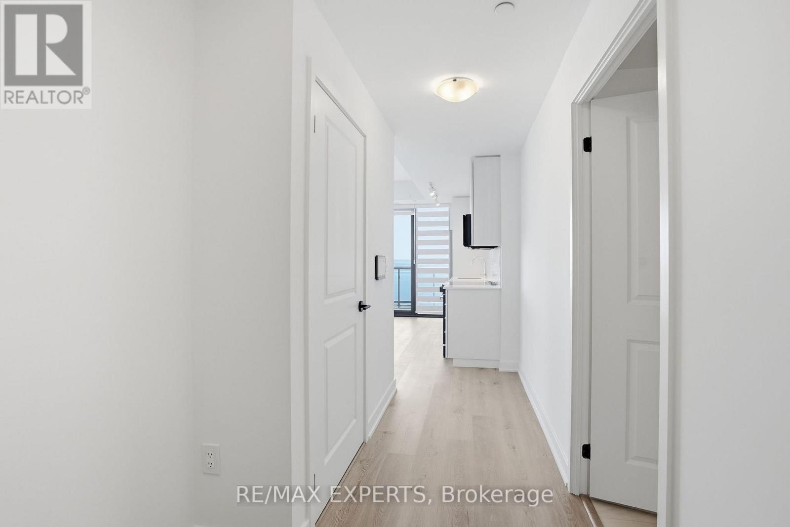 2104 - 2075 Lakeshore Road, Burlington, Ontario  L7R 0H3 - Photo 6 - W13234952