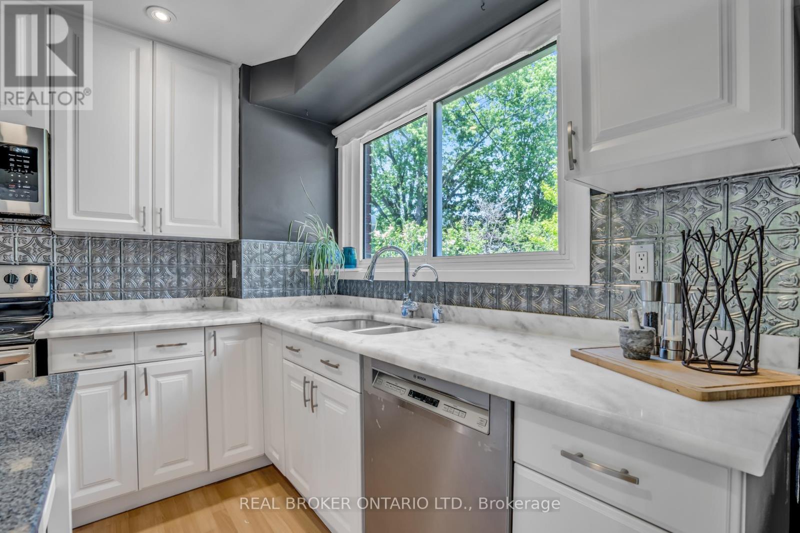 341 Appleby Line, Burlington, Ontario  L7L 2X6 - Photo 14 - W13234988