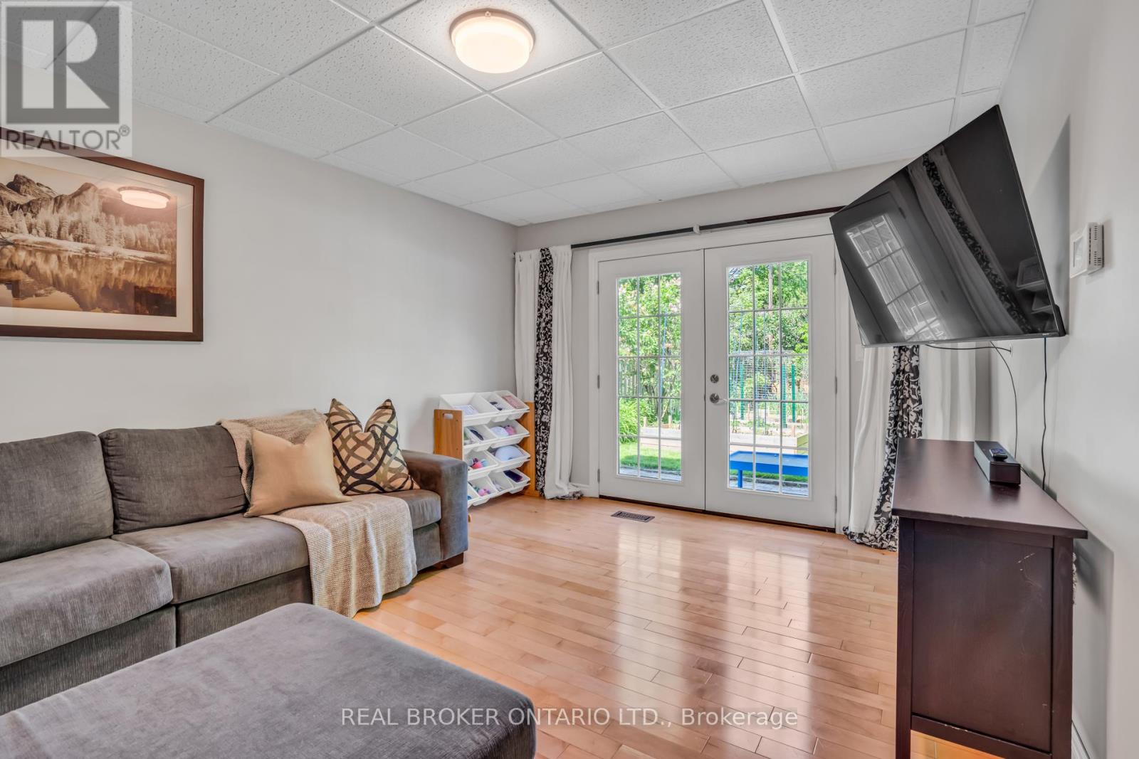 341 Appleby Line, Burlington, Ontario  L7L 2X6 - Photo 8 - W13234988
