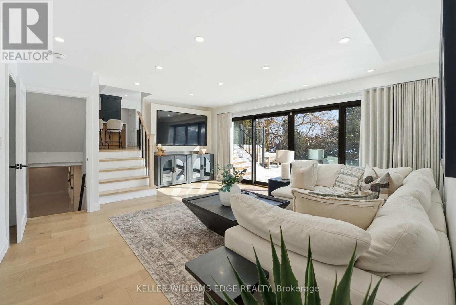 1316 Dundas Street, Burlington, Ontario  L7P 0S6 - Photo 24 - W13235014