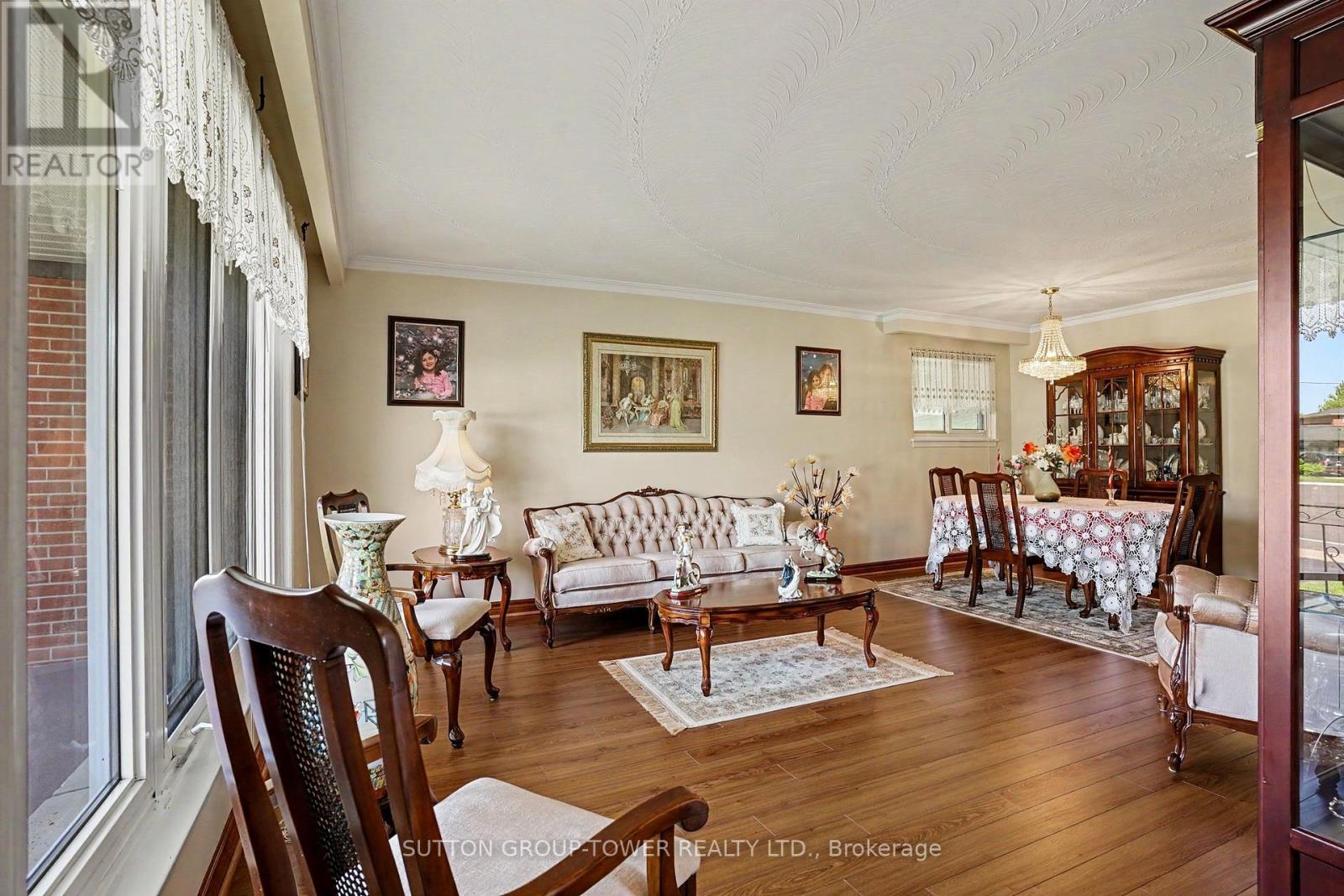 11 Kinnie Court, Toronto, Ontario  M3N 2S1 - Photo 4 - W13235018