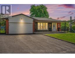 11 KINNIE COURT, Toronto, Ontario