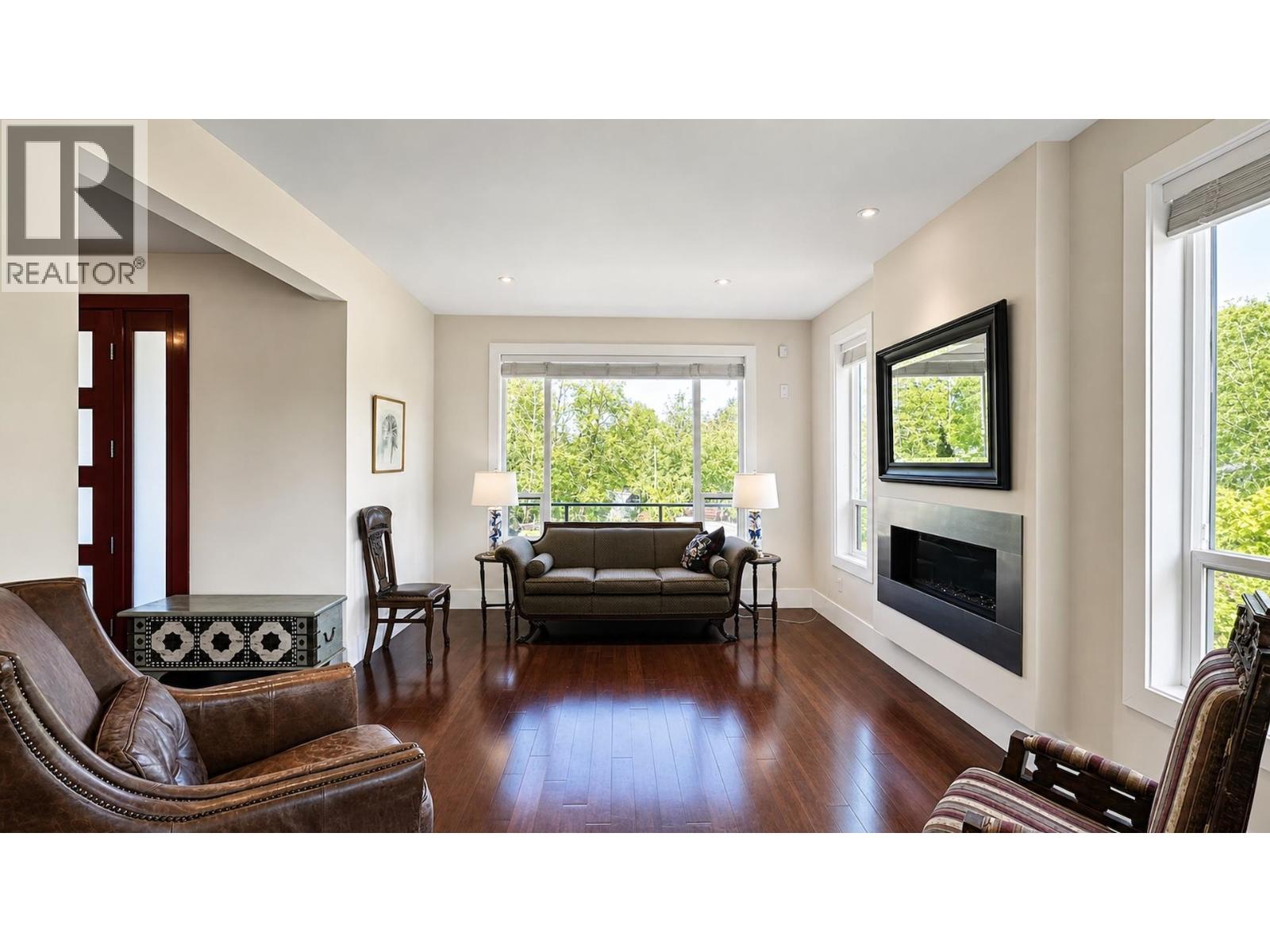 300 Laurier Avenue, Port Coquitlam, British Columbia  V3E 2G1 - Photo 5 - R3130884