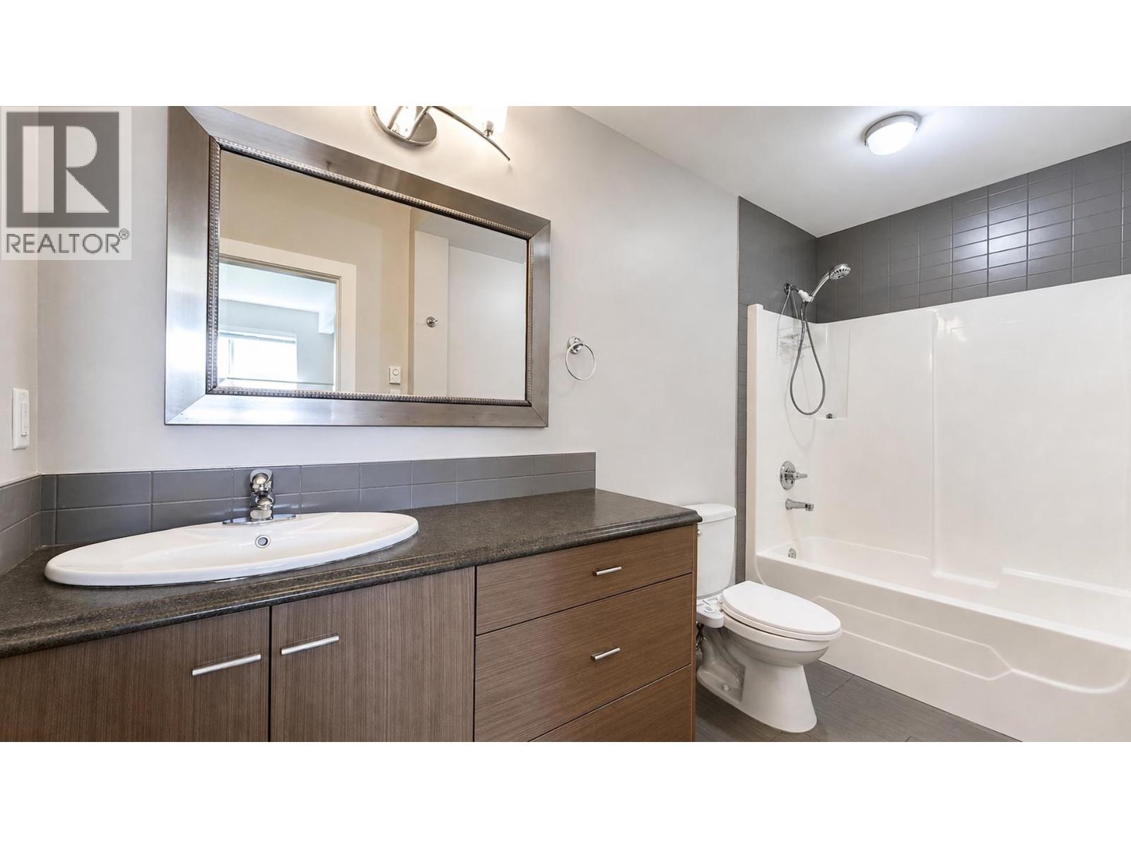 300 Laurier Avenue, Port Coquitlam, British Columbia  V3E 2G1 - Photo 37 - R3130884