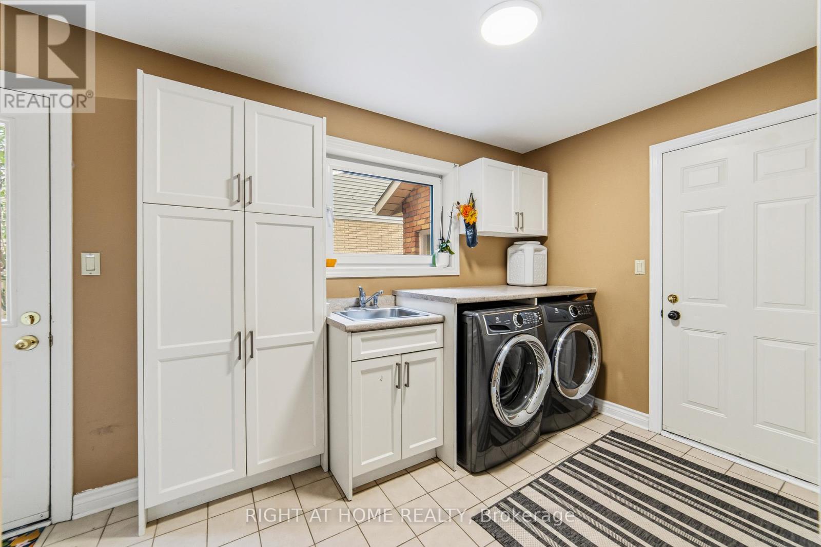 21 Francis Creek Boulevard, St. Catharines, Ontario  L2W 1B1 - Photo 13 - X13234898