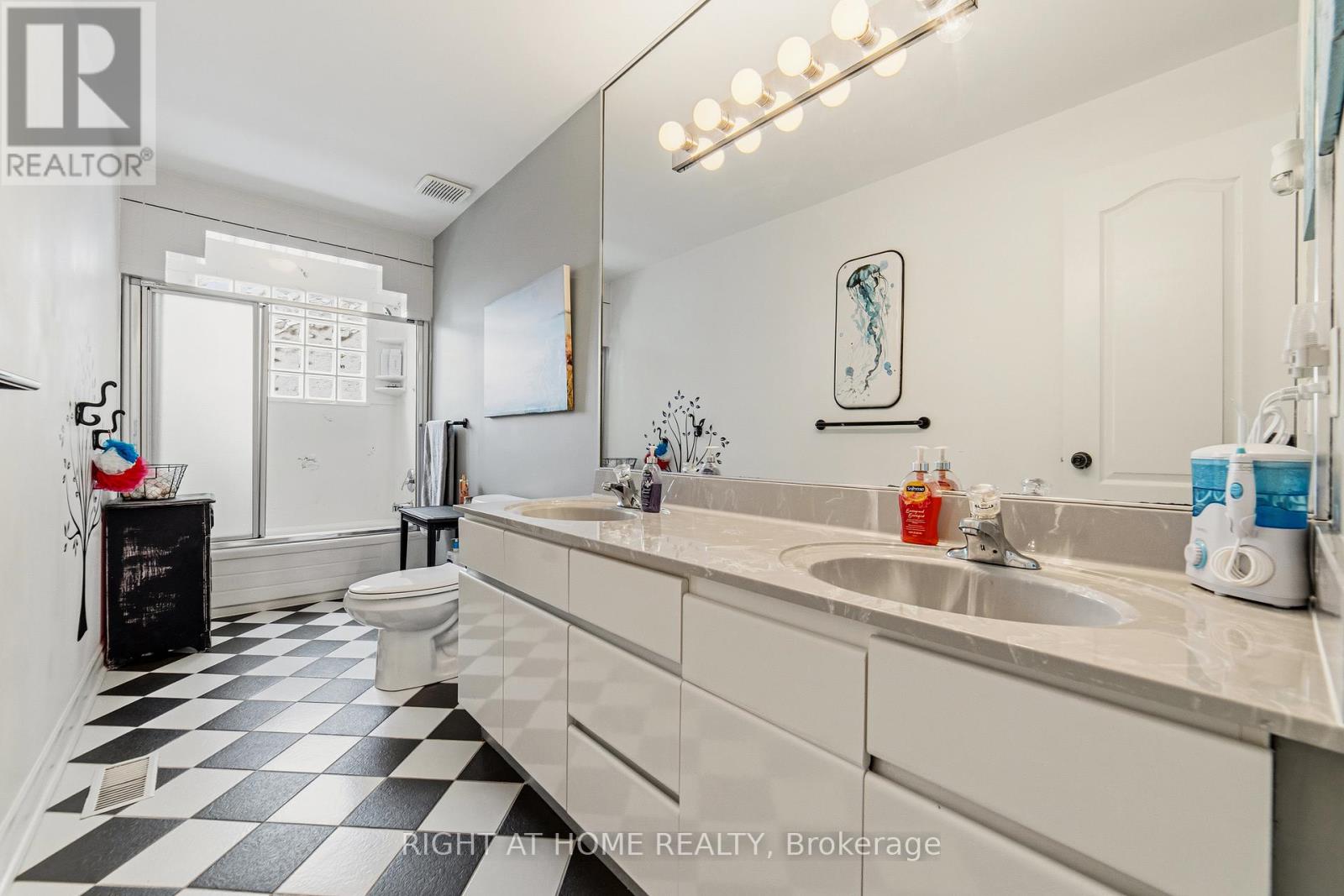 21 Francis Creek Boulevard, St. Catharines, Ontario  L2W 1B1 - Photo 34 - X13234898