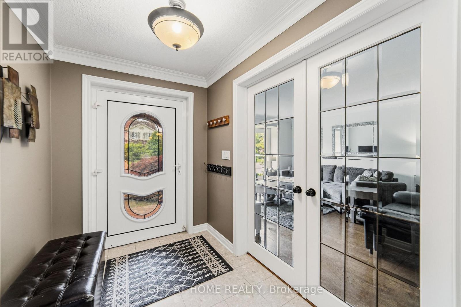 21 Francis Creek Boulevard, St. Catharines, Ontario  L2W 1B1 - Photo 4 - X13234898