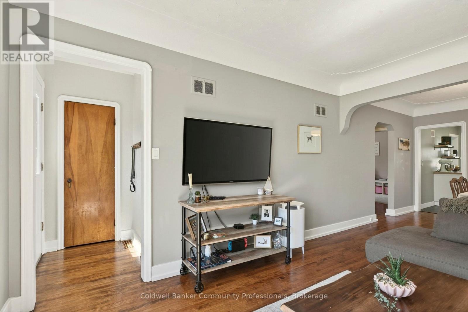 50 East 36th Street, Hamilton, Ontario  L8V 3Y9 - Photo 7 - X13235124