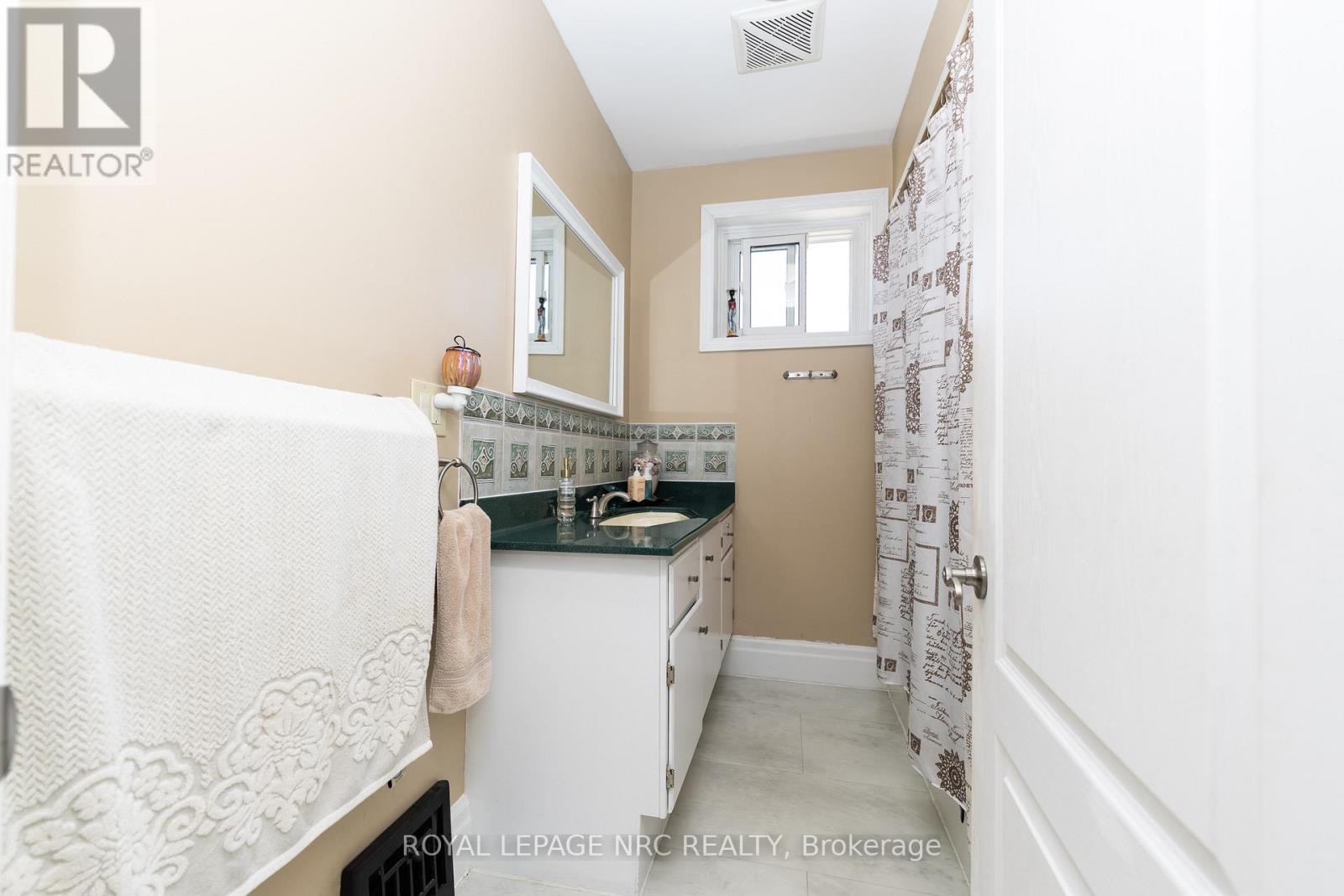 17 Huron Street, Welland, Ontario  L3B 5J2 - Photo 17 - X13235178