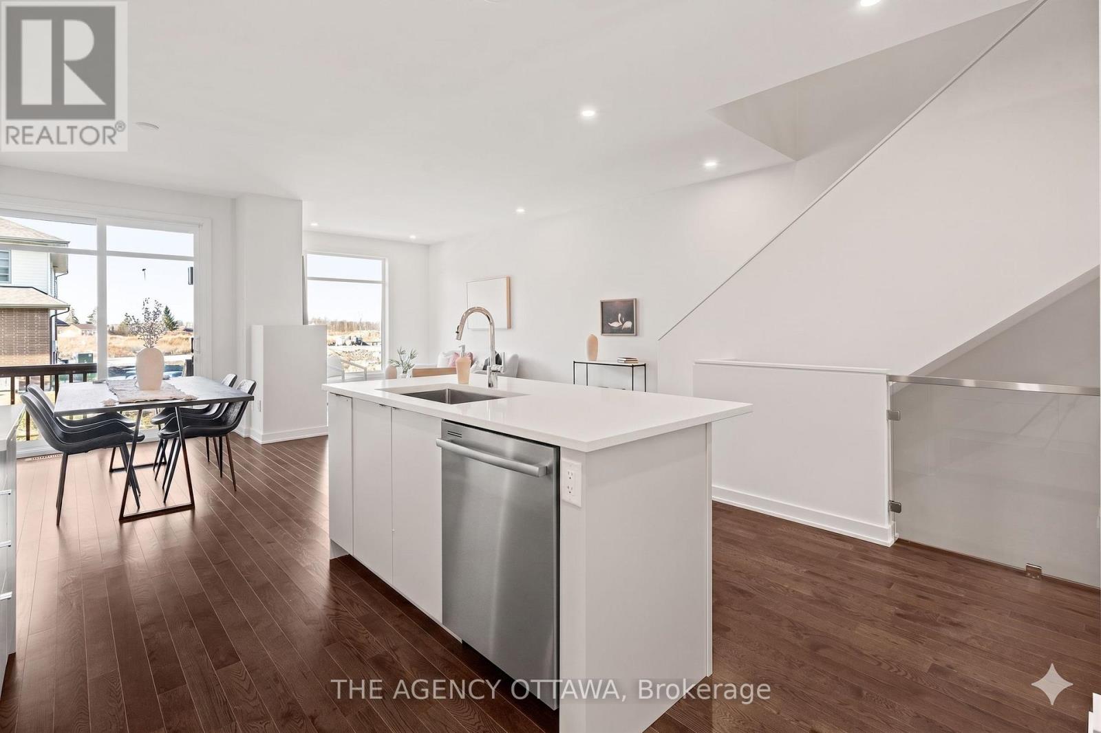 267 Apricot Street, Ottawa, Ontario  K1X 0K1 - Photo 7 - X12869024
