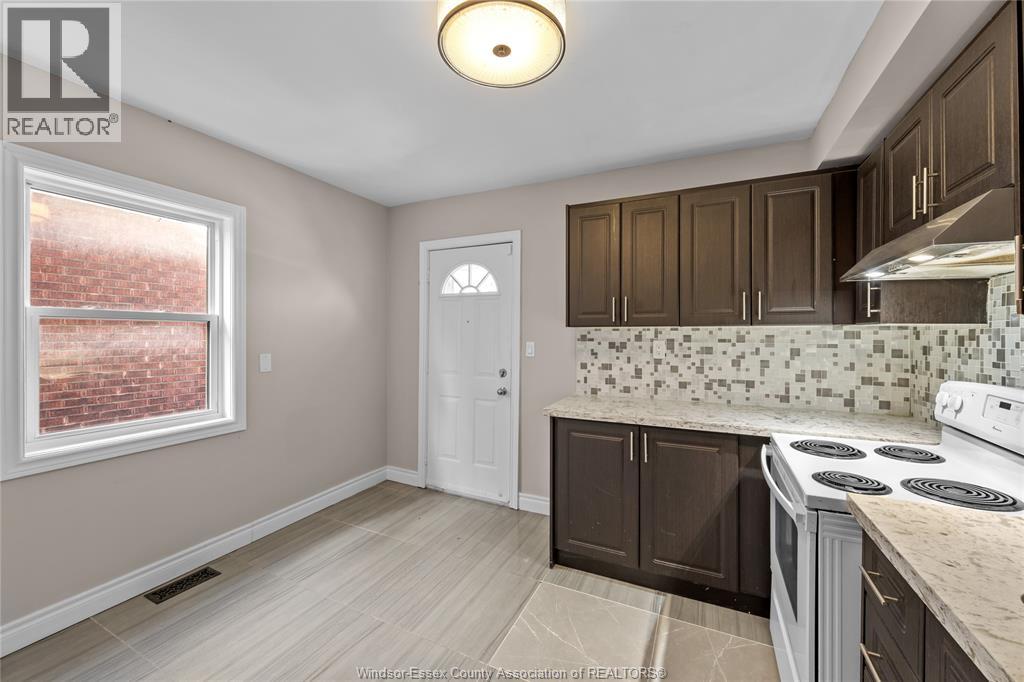 1154 Elm Unit# Main, Windsor, Ontario  N9A 5H9 - Photo 5 - 26012894