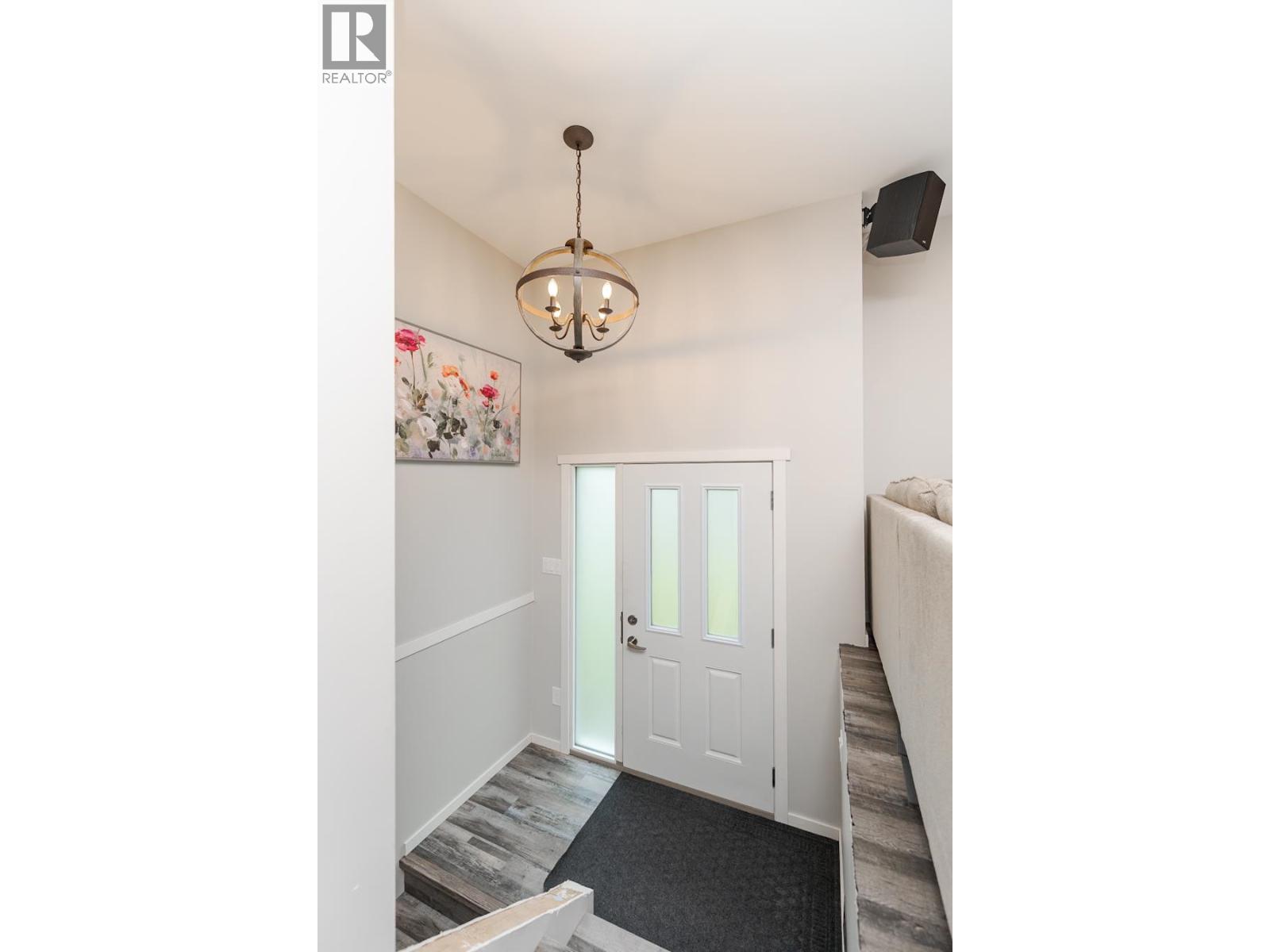 5698 Hepting Road, Prince George, British Columbia  V2K 3E1 - Photo 2 - R3131487