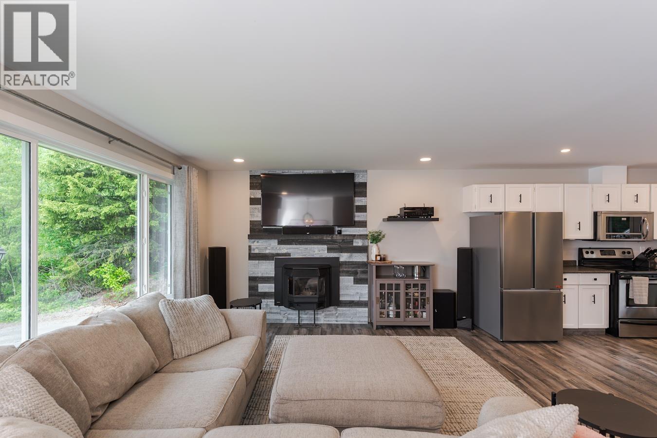 5698 Hepting Road, Prince George, British Columbia  V2K 3E1 - Photo 5 - R3131487