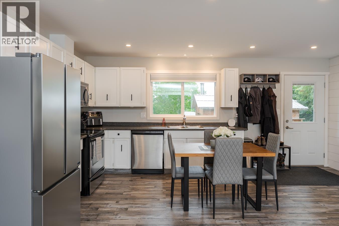 5698 Hepting Road, Prince George, British Columbia  V2K 3E1 - Photo 8 - R3131487