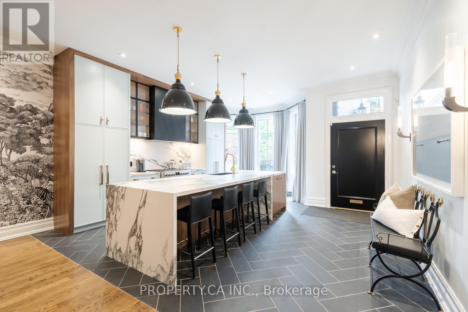 43 Bernard Avenue, Toronto, Ontario  M5R 1R3 - Photo 2 - C13235110