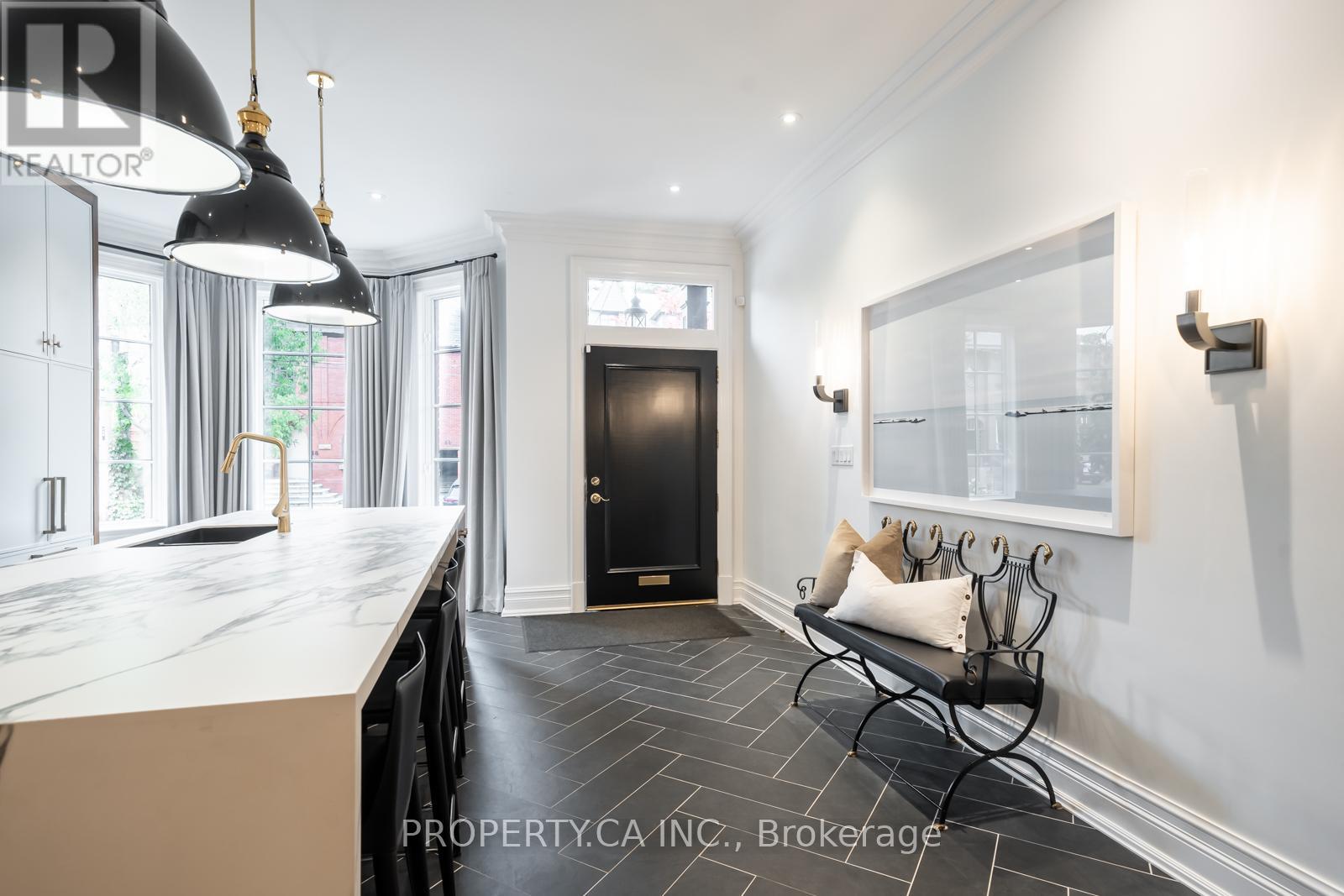43 Bernard Avenue, Toronto, Ontario  M5R 1R3 - Photo 4 - C13235110