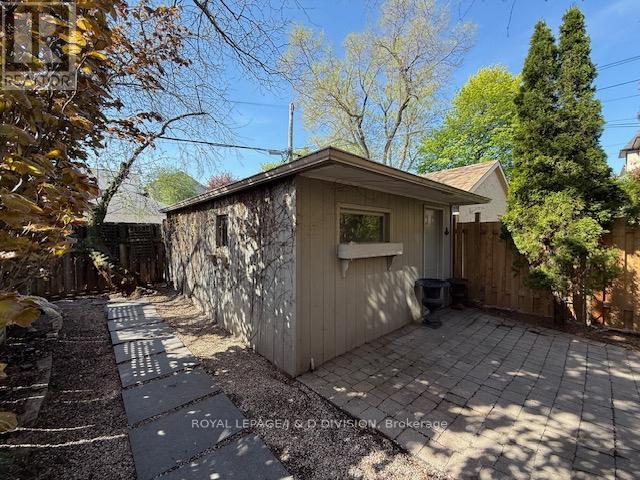 213 Cranbrooke Avenue, Toronto, Ontario  M5M 1M8 - Photo 11 - C13235210