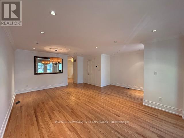 213 Cranbrooke Avenue, Toronto, Ontario  M5M 1M8 - Photo 4 - C13235210