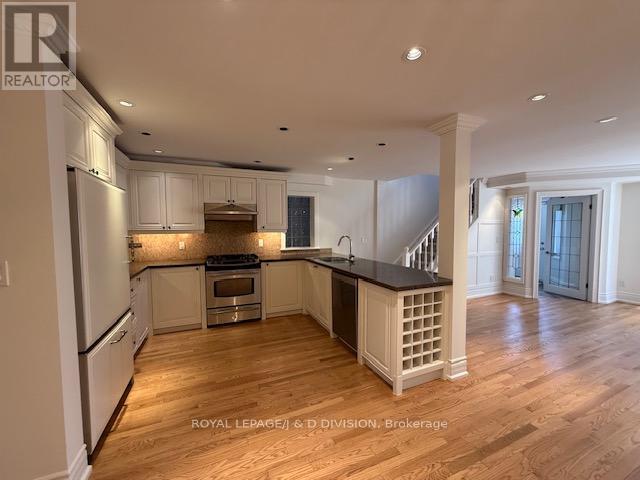 213 Cranbrooke Avenue, Toronto, Ontario  M5M 1M8 - Photo 5 - C13235210