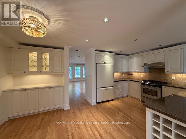 213 Cranbrooke Avenue, Toronto, Ontario  M5M 1M8 - Photo 9 - C13235210