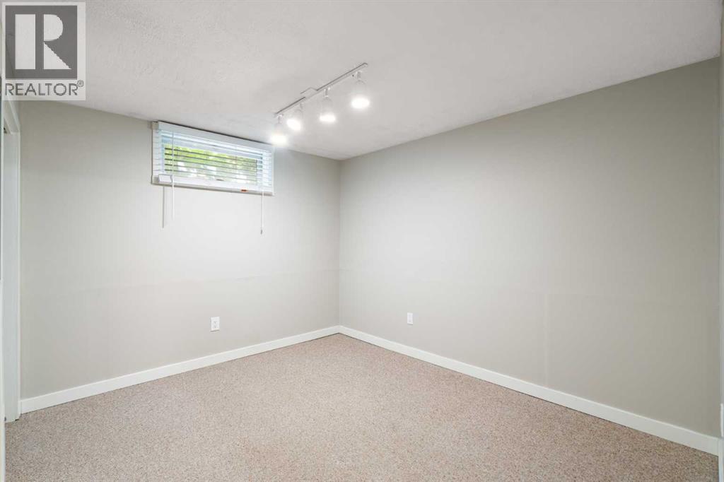 3123 Brentwood Boulevard Nw, Calgary, Alberta  T2L 1L9 - Photo 37 - A2316631