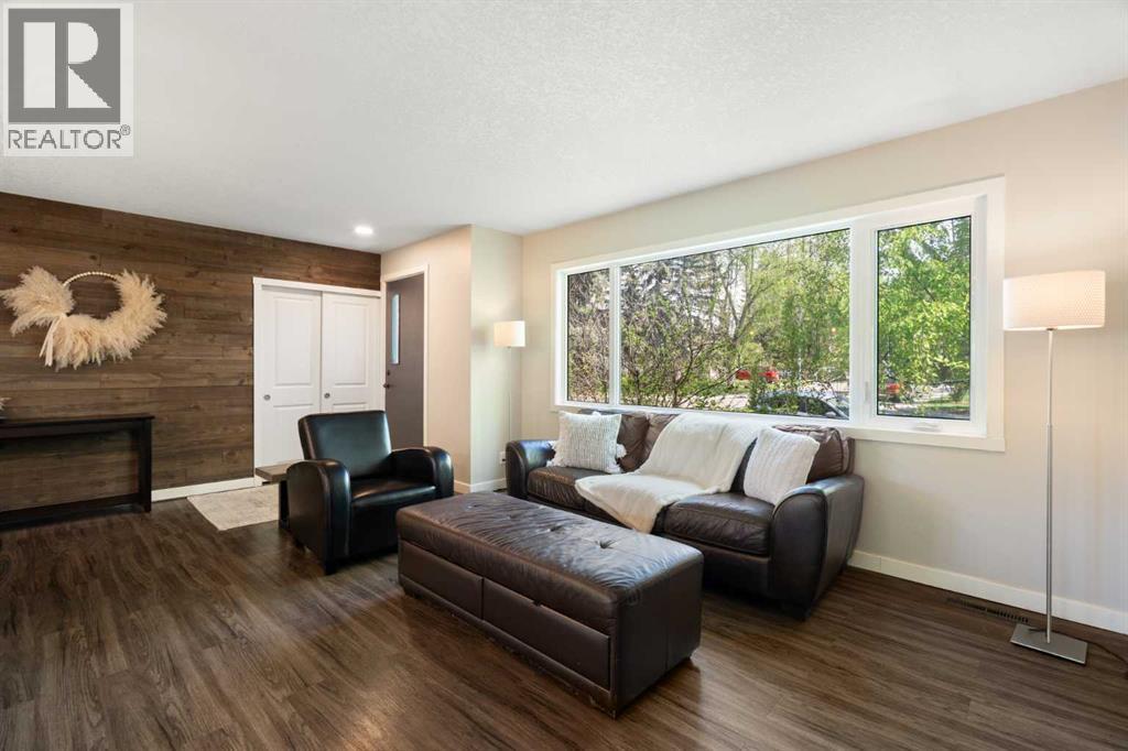 3123 Brentwood Boulevard Nw, Calgary, Alberta  T2L 1L9 - Photo 4 - A2316631