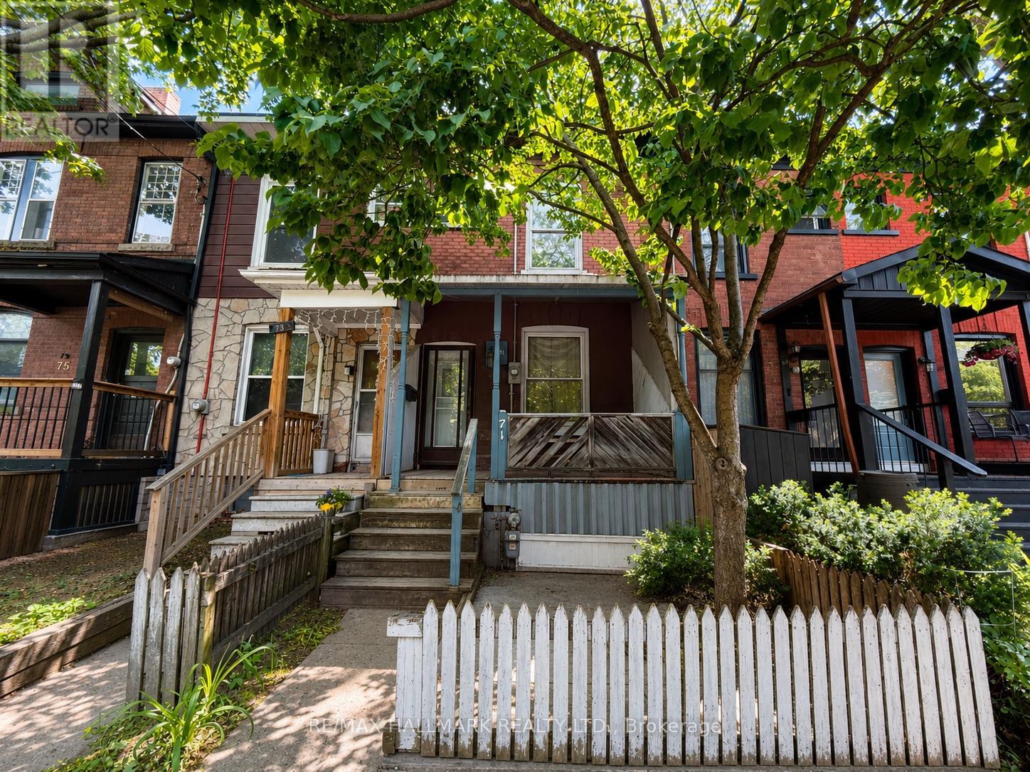 71 BOULTON AVENUE, Toronto, Ontario