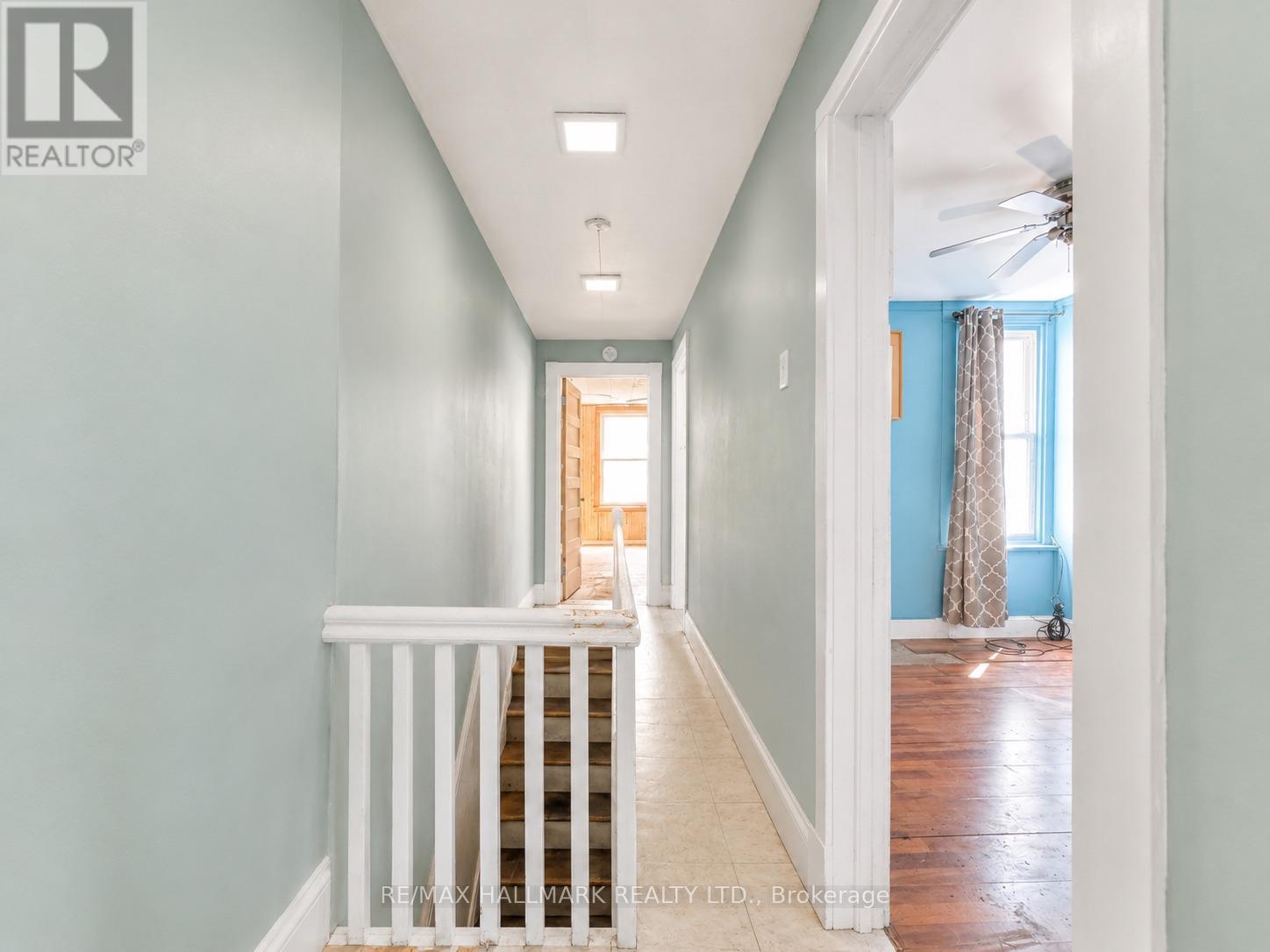 71 Boulton Avenue, Toronto, Ontario  M4M 2J4 - Photo 13 - E13235078