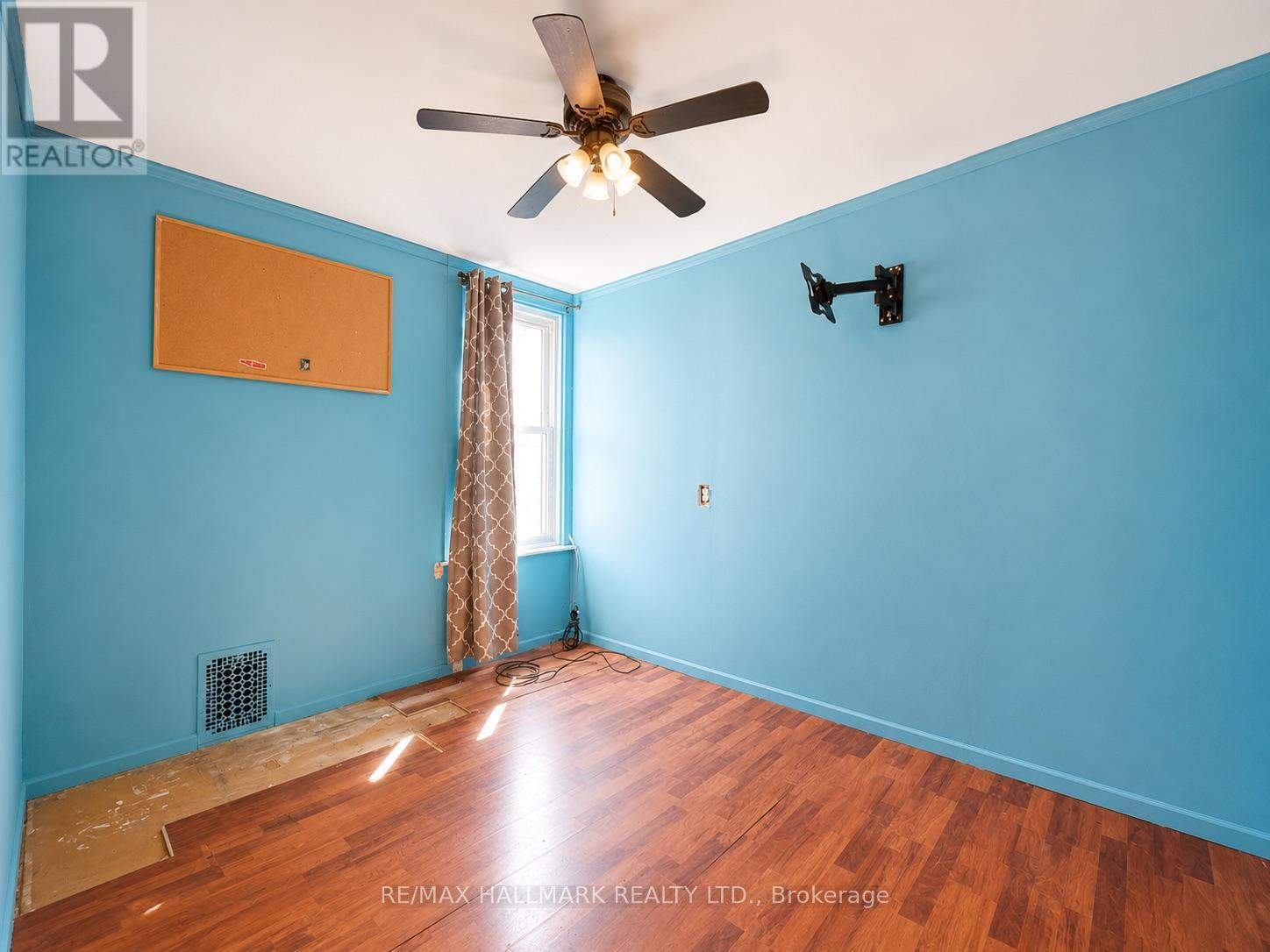 71 Boulton Avenue, Toronto, Ontario  M4M 2J4 - Photo 16 - E13235078