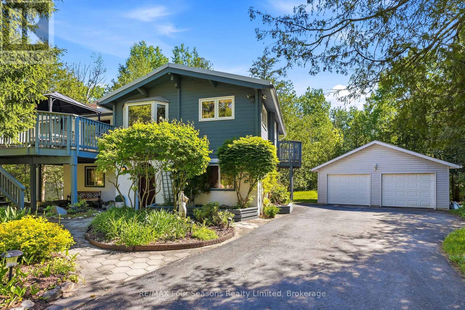 105 St Moritz Crescent, Blue Mountains, Ontario  L9Y 0S6 - Photo 1 - X13235224