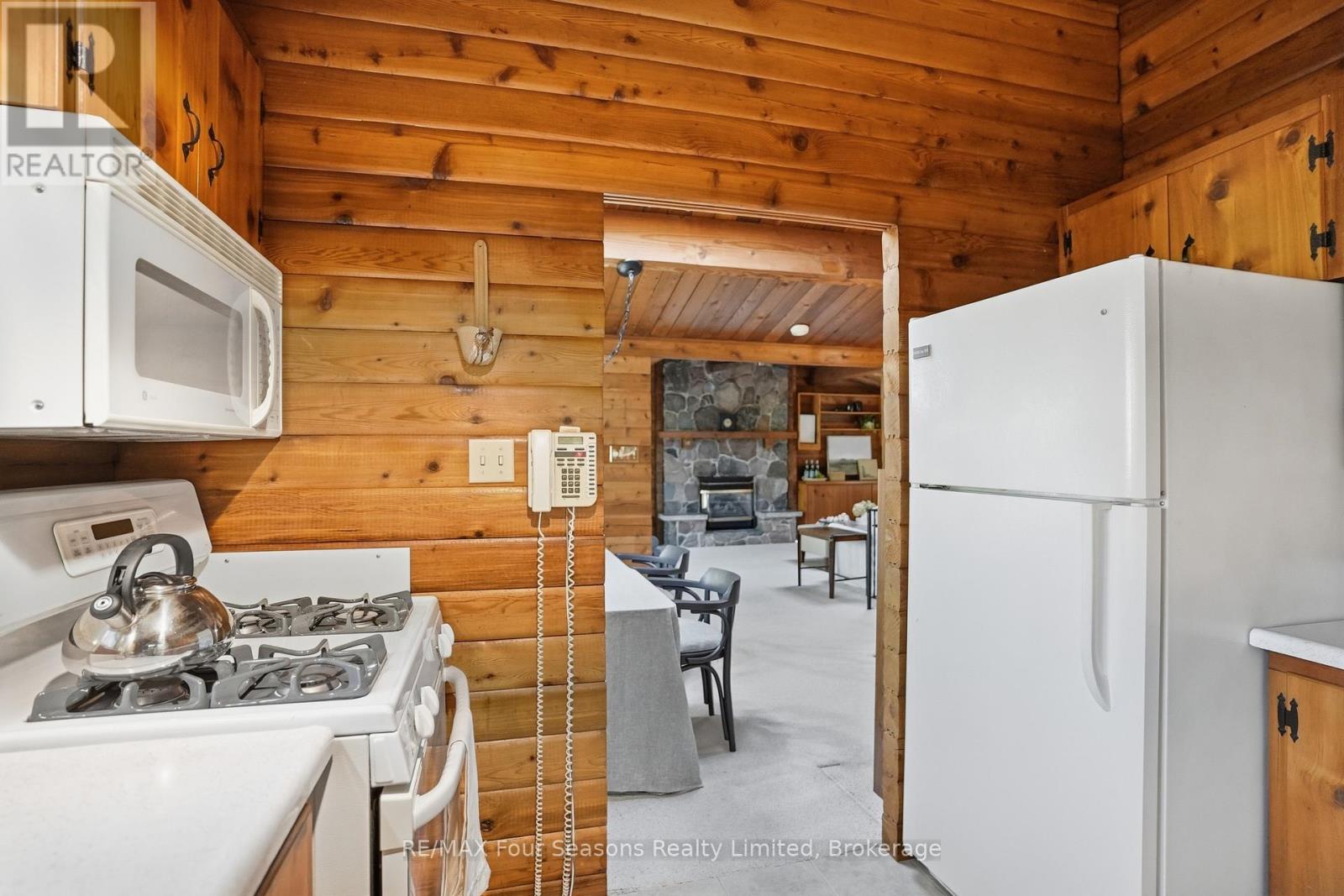 105 St Moritz Crescent, Blue Mountains, Ontario  L9Y 0S6 - Photo 20 - X13235224