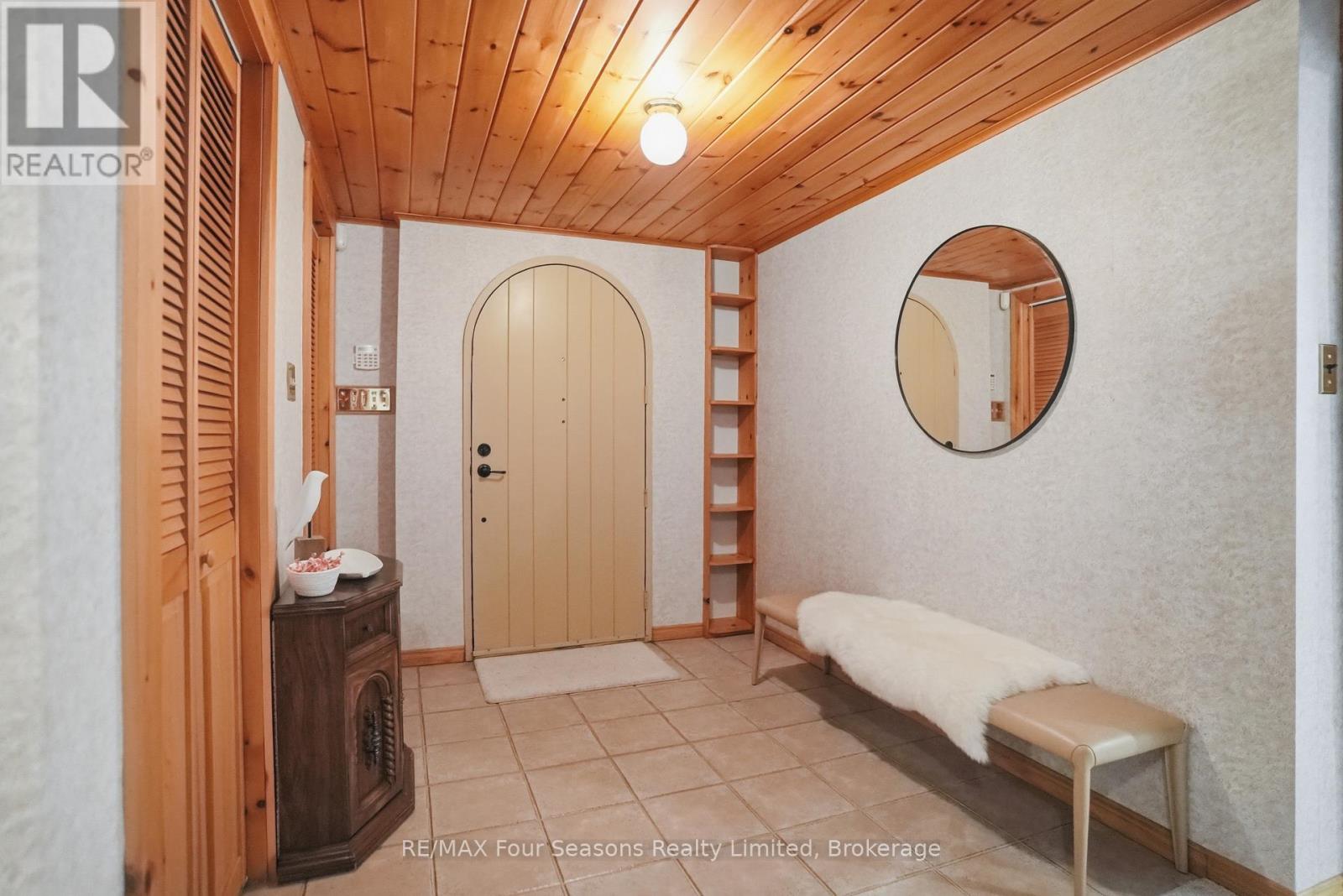 105 St Moritz Crescent, Blue Mountains, Ontario  L9Y 0S6 - Photo 5 - X13235224